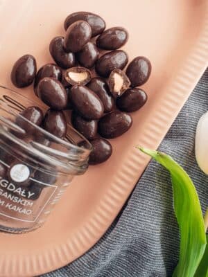 Szczegóły załączonego pliku migdaly-w-weganskim-ciemnym-kakao